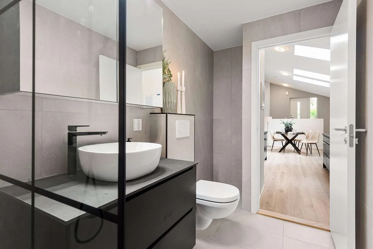 Bathroom Tile: Complete Guide